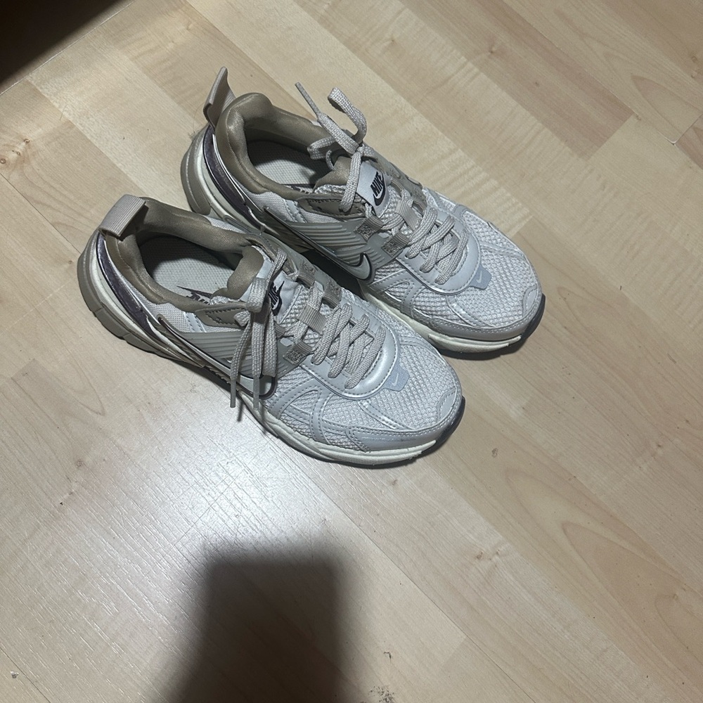 Nike Cream and Tan Running Shoes